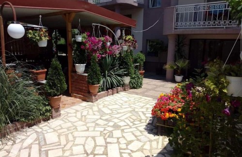 Pestani Apartment | Lile Pestani One-Bedroom Suite with Balcony