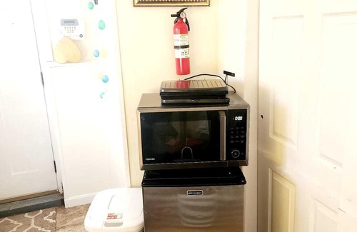Brockton Apartment | Cozy studio with AC near Stonehill College in charming Brockton