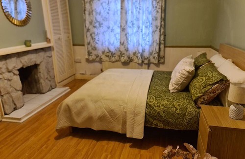 Naas House | 7 bedroom Guesthouse