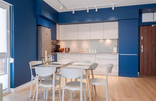 Pogorzelica Apartment | Cozy Coastal Retreat: Blue Sea in Pogorzelica