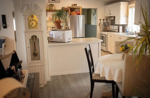 Kennewick Other | Rainy Acres Flower Farm and Retreat HousenFarm Stay and Micro Venues