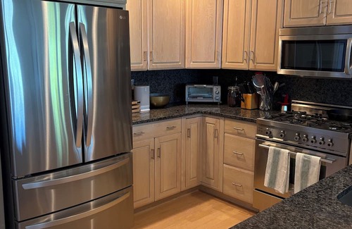 Avon House | Modern 4-bdrm family beach house with WiFi, Central AC in the heart of Bay Head