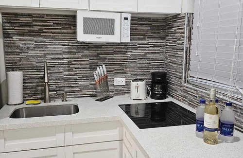 Nassau Apartment | Charming 1-bedroom apartment with AC, WiFi in gorgeous Nassau