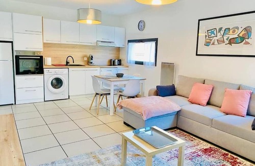 La Gare Apartment | 2-BEDROOM CITY CENTER APARTMENT FULLY EQUIPPED BALCONY ELEVATOR PRIVATE PARKING
