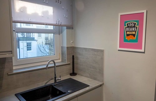 Montpelier Apartment | Pass the Keys | Stylish historic central apartment
