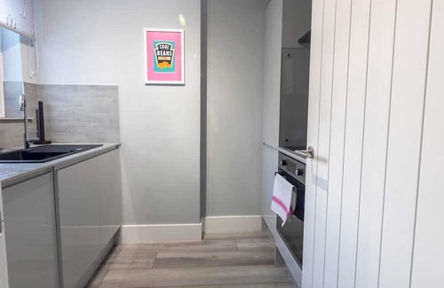 Montpelier Apartment | Pass the Keys | Stylish historic central apartment
