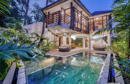 Lodtunduh Villa | Jungle Flower Villas Two BR is your ideal escape for relaxation in Ubud.