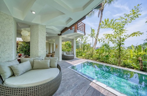 Lodtunduh Villa | Jungle Flower Villas Two BR is your ideal escape for relaxation in Ubud.