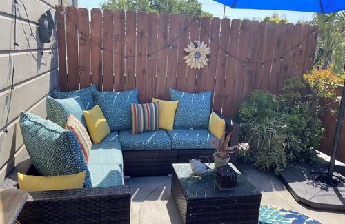 Alameda Apartment | Charming 2-bedroom apartment with WiFi in Alameda