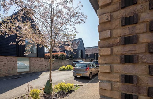 Trumpington House | Spacious 4-Bedroom Home | Ideal for Families & Corporate Stays