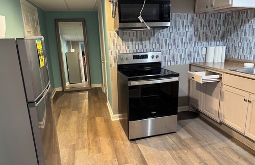 Marlborough House | Cozy basement apartment with private bathroom, kitchen and entrance.