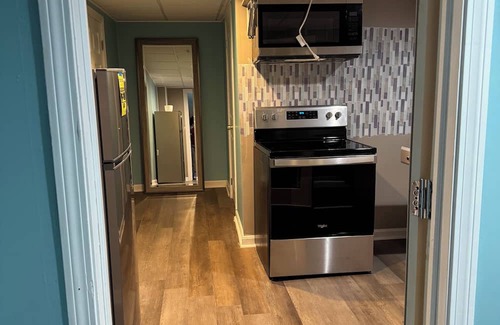 Marlborough House | Cozy basement apartment with private bathroom, kitchen and entrance.