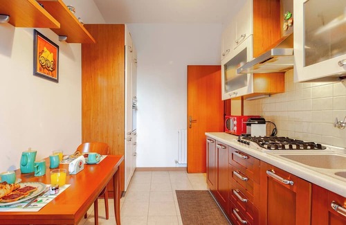Quartiere XX Ardeatino Apartment | Cozy Eur Apartment with Central Location & Wi-Fi