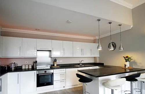 Portswood Apartment | Crew Quarters l Free Parking l Wifi l Central