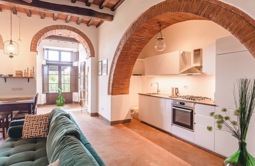 Cortona Apartment | Appartamenti Anguria Toscana - close to Cortona, private garden, swimming pool.