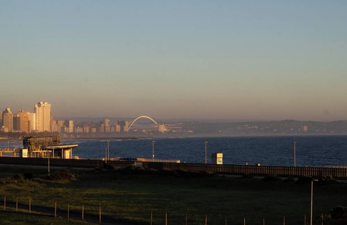Durban Apartment | Luxury 4-Bedroom Apartment with Stunning Seaviews & Aircon – Your Dream Escape
