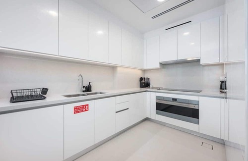 Al Safa Apartment | Elegant, Relaxing 3-Bedroom Apartment in Perfect Location at Canal Front 6