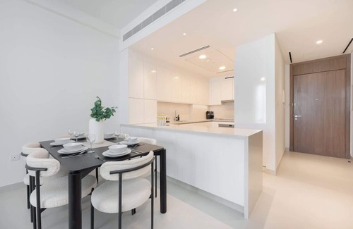 Al Safa Apartment | Elegant, Relaxing 3-Bedroom Apartment in Perfect Location at Canal Front 6