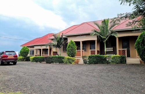 Kasese Apartment | BLT Guest House, Kasese