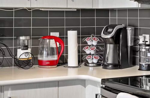 Calgary House | Cozy Family Home with Gorgeous Views, Playground, Walk to Dining, 5 Mins to YYC