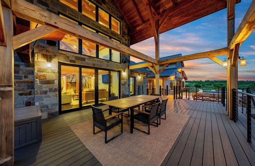 Graford House | Cabin on the Cliff/Possum Kingdom Dock Views