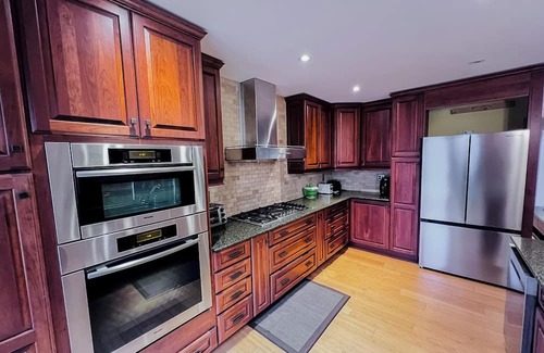 Brampton House | Spacious Family Retreat