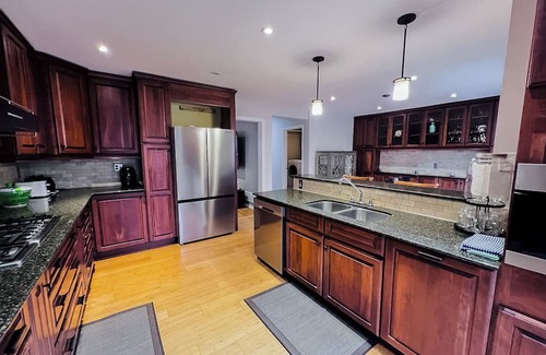 Brampton House | Spacious Family Retreat
