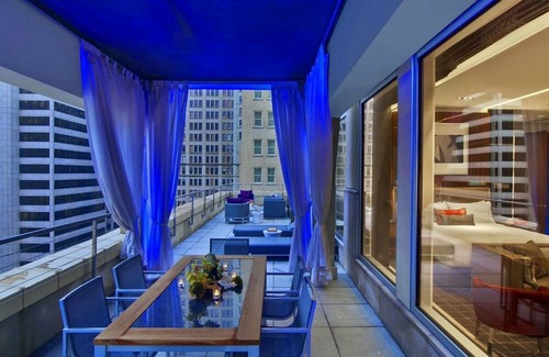 Downtown Dallas House | Penthouse Rooftop at The Joule Dallas, Kitchen, Rooftop Pool, Parking