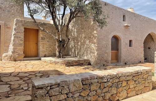 Kithira Apartment | The Arch House