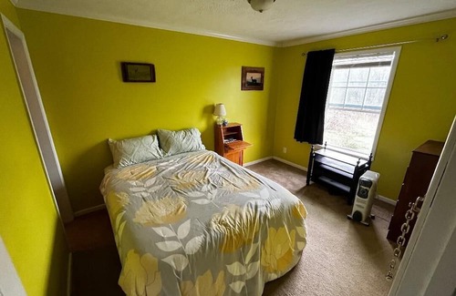 Singers Glen Bed & Breakfast | Country living close to Harrisonburg. No neighbors, nice big wooded lot