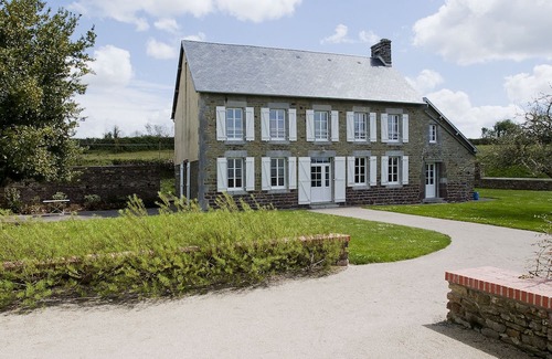 Brehal House | Detached country house, with enclosed garden, tennis court, sea 5kms away