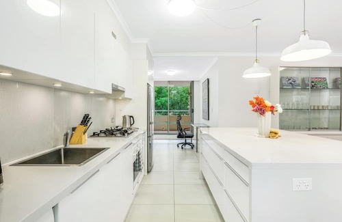 Waterloo Apartment | Charming 2-bedroom apartment in Redfern with Pool & Gym