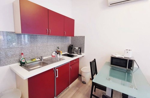 Bergheim Apartment | city centre | air-conditioned | Netflix | terrace