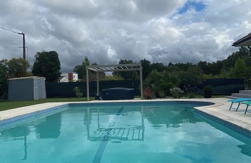Ludon-Medoc Villa | Villa with jacuzzi