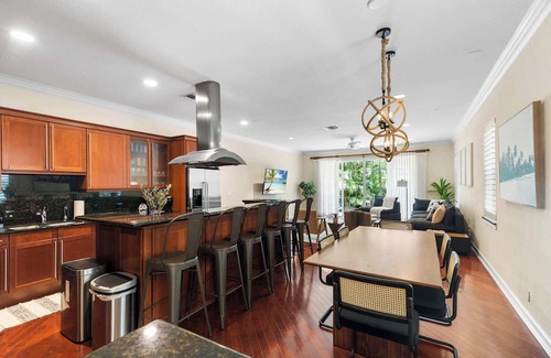 Tarpon River House | Downtown Home: 5 Beds/Rooftop Patio/Water Taxi