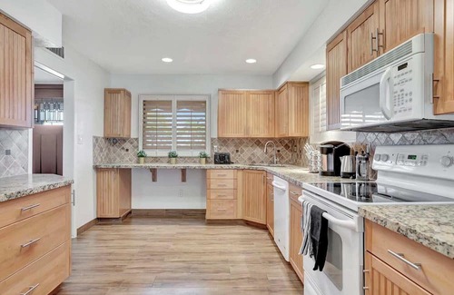 Cavalier Vista House | Paradise Scottsdale - 6 Beds/4 Bedrooms + Pool!