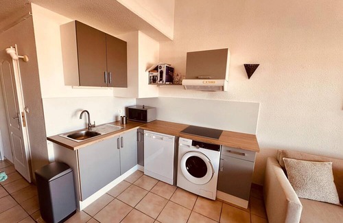 Prunete Apartment | Charmant T2 rénové avec vue mer
