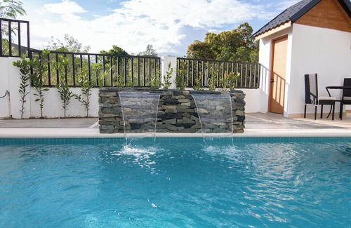 San Jose de las Matas Villa | Casita Curtis- luxurious 6-bedroom villa inside HACIENDA CAMPO VERDE w- WiFi, AC