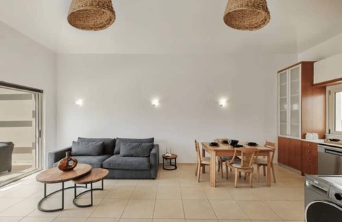 Maleme Villa | Cassiopeia 5 Bedroom Villa on beach with pool