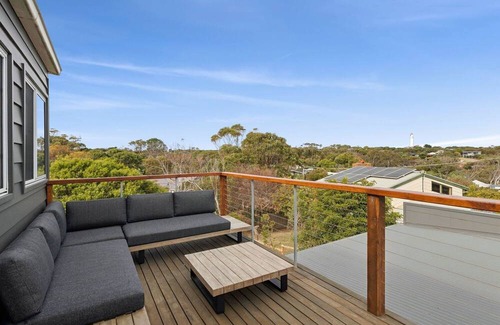 Aireys Inlet House | Lighthouse Views - Coastal escape with stunning lighthouse views