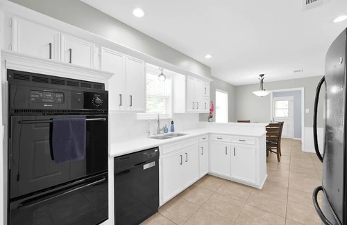 Spring House | 4-bedroom Spring Retreat - Minutes from The Woodlands