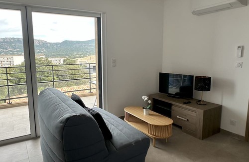 Porto-Vecchio Apartment | Apartment 2/4 pers with terrace SEA VIEW, air-conditioned, private parking Near port