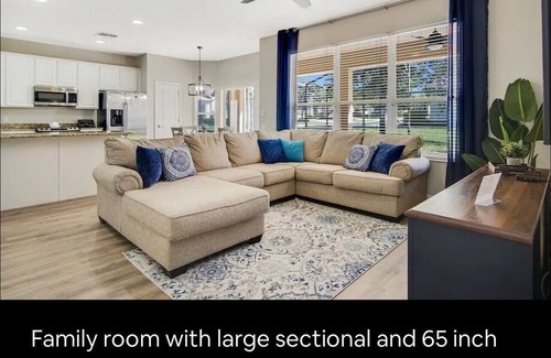 Windsor Hills House | Hilltop Villa: Star Wars and Princess room near Disney and Universal