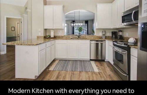 Windsor Hills House | Hilltop Villa: Star Wars and Princess room near Disney and Universal