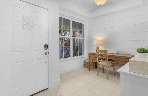 Naples Condo | Professionally Renovated Luxury Golf Condo in Beautiful Lely Resort