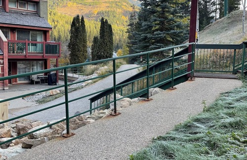 East Kootenay Condo | Panorama mountain retreat. 5 min walk to the gondola.
