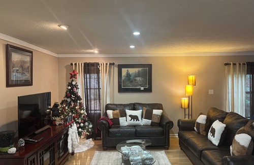 Gatlinburg - Pigeon Forge House | Pet Friendly 3 bedroom home located in Gatlinburg very close to Trolley Stop.