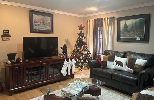 Gatlinburg - Pigeon Forge House | Pet Friendly 3 bedroom home located in Gatlinburg very close to Trolley Stop.
