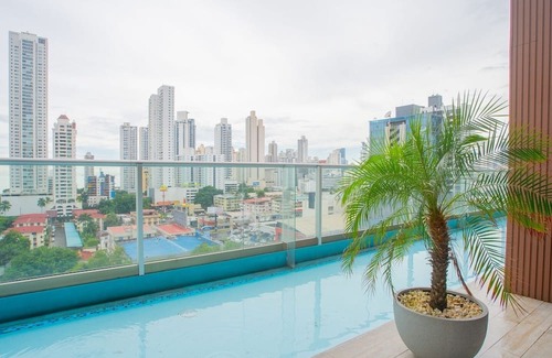 Tumba Vieja Apartment | Luxury 3BR Cityview apt, parking and balcony