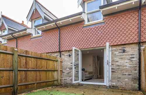 Boscombe House | BOURNECOAST: Modern terraced mews - garden/parking - near beach/town centre 9624